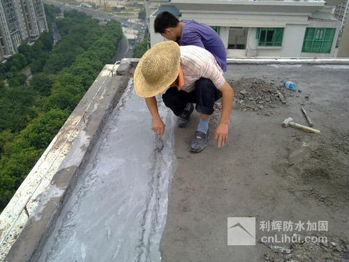 冬季<a href='http://m.onlinefundstransfer.com' target='_blank' title='防水施工'>防水施工</a>選材很重要 冬季<a href='http://m.onlinefundstransfer.com' target='_blank' title='防水施工'>防水施工</a>選材很重要